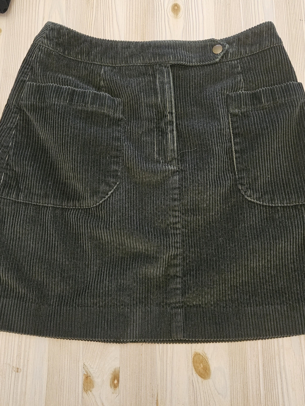 Liz Claiborne Olive Corduroy Mini Skirt with Front Pockets 90s Vintage